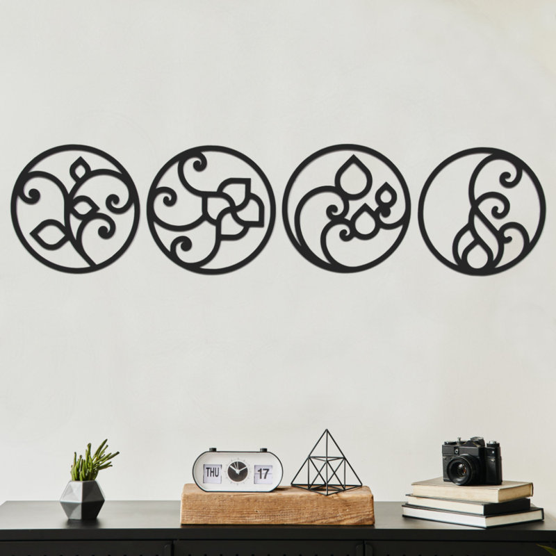 Quatre éléments circulaires en métal - décoration murale géométrique moderne - conception de composition de cercle minimaliste - sculpture abstraite en métal industriel - décoration murale contemporaine - décoration de salon de bureau - œuvre d'art élégante