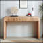 Console rustique en bois avec tiroir, design minimaliste, texture nervurée, finition naturelle, polyvalente et élégante