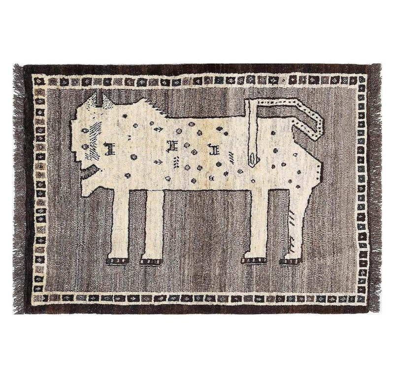 Tapis persan distinctif Majestic 4 pi 1 po x 5 pi 9 po