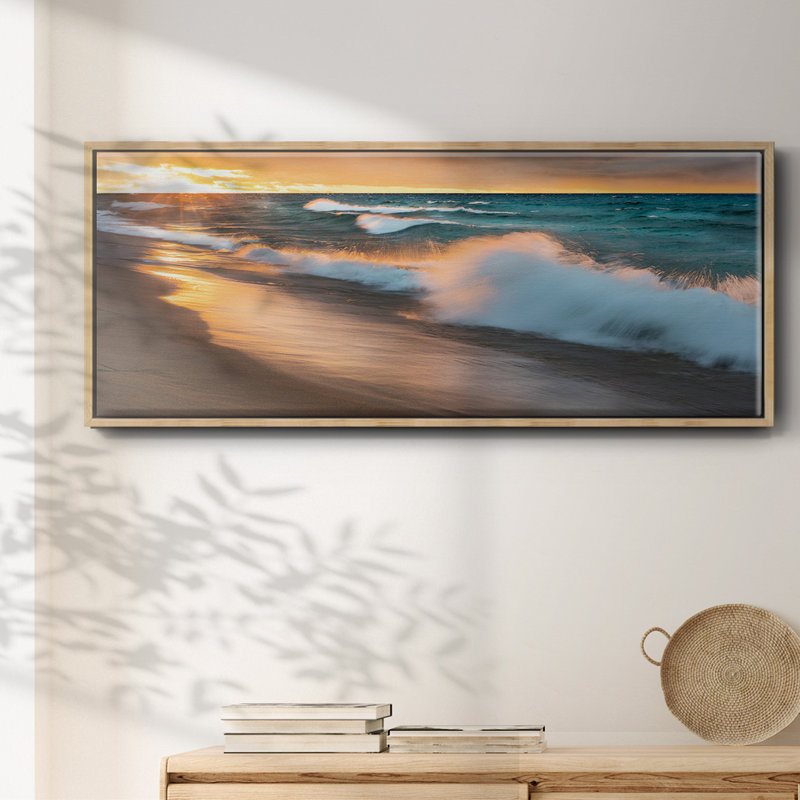 Miners Beach Light, reproduction sur toile encadrée, Naturel, H 20 po x l 50 po x P 1,5 po