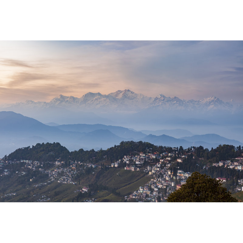Kanchenjunga avec Darjeeling Town par Wichits, H 8 po x l 12 po