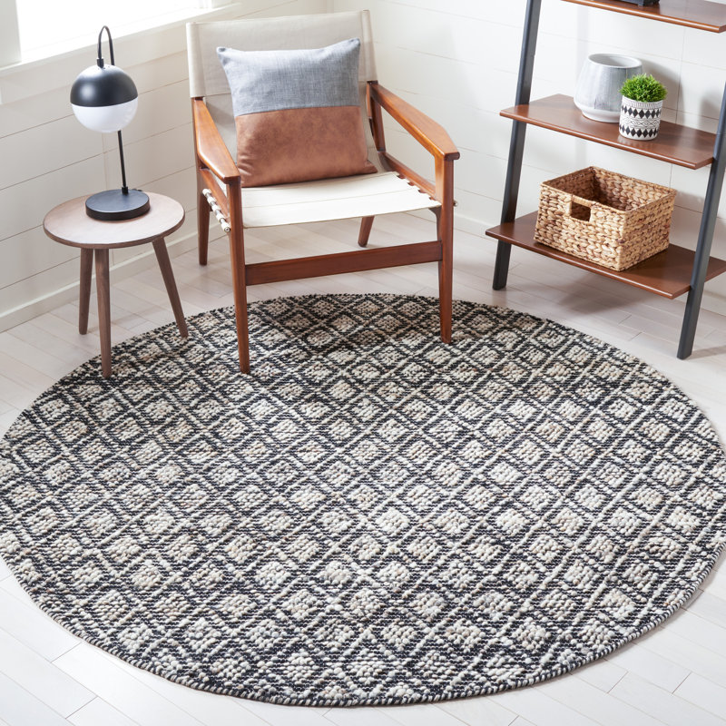 Natura Hand Woven Wool/Cotton Geometric Rug in Black/Ivory, Round 6'