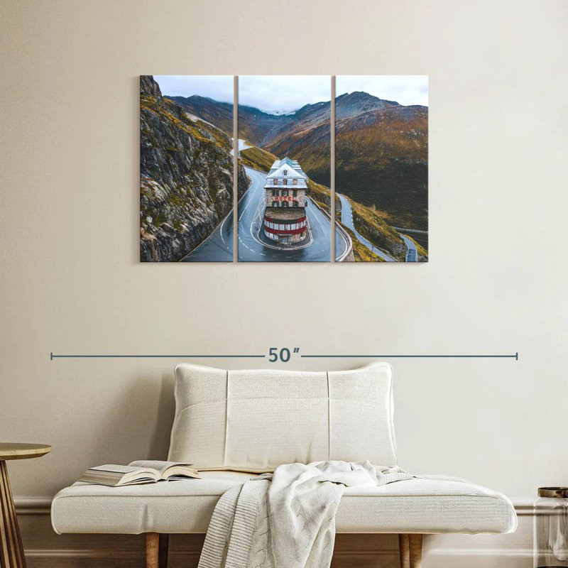 Lilie Swiss Belvedere Hotel, 24" H x 38" W