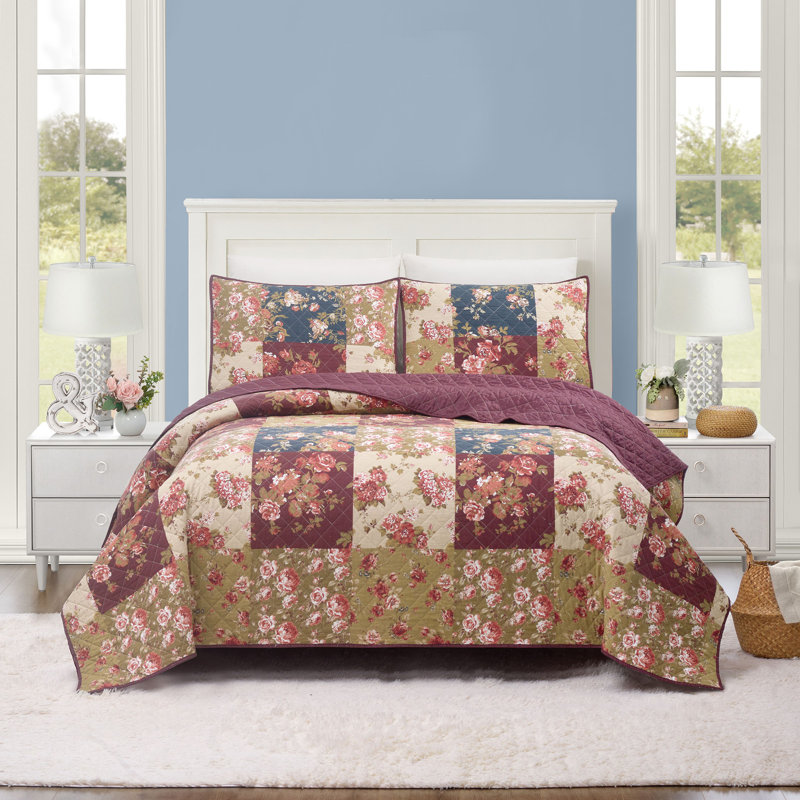 Germaine Floral Patchwork Printed Quilt Set, Full/Queen Quilt + 2 Standard Shams