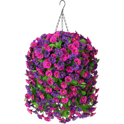 Paniers suspendus avec fleurs artificielles