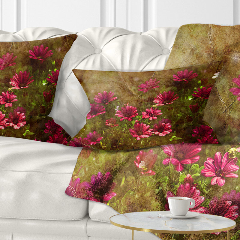 Coussin de jardin floral avec peu de fleurs