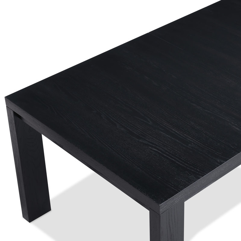 Salle à manger: Table rectangulaire avec rallonge de 18 po et chaises à revêtement noir pour une pièce élégante et extensible dans une maison moderne