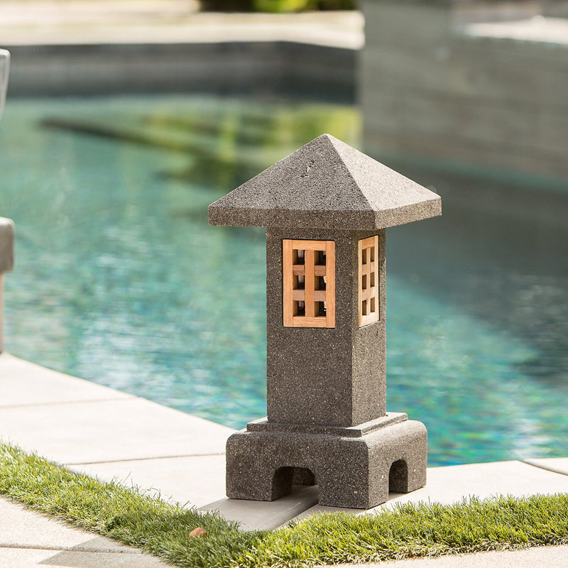 Lanterne de jardin en pierre de lave - H 12 x 12 x 22 po Dapjang