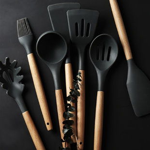 https://assets.wfcdn.com/im/10036938/resize-h310-w310%5Ecompr-r85/2372/237266713/7-piece-silicone-assorted-kitchen-utensil-set.jpg