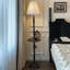 Blanc + tissu brun noisette + lampes sur pied en bois massif