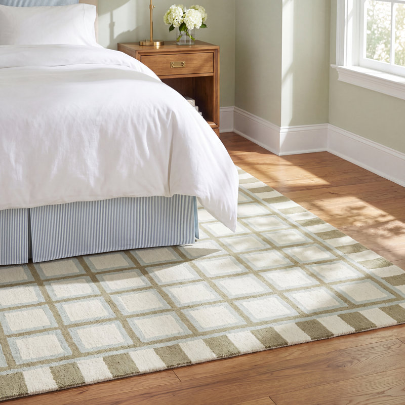 Rei Hand Tufted Wool/Cotton Geometric Rug in Green/Ivory, Rectangle 6' x 9'