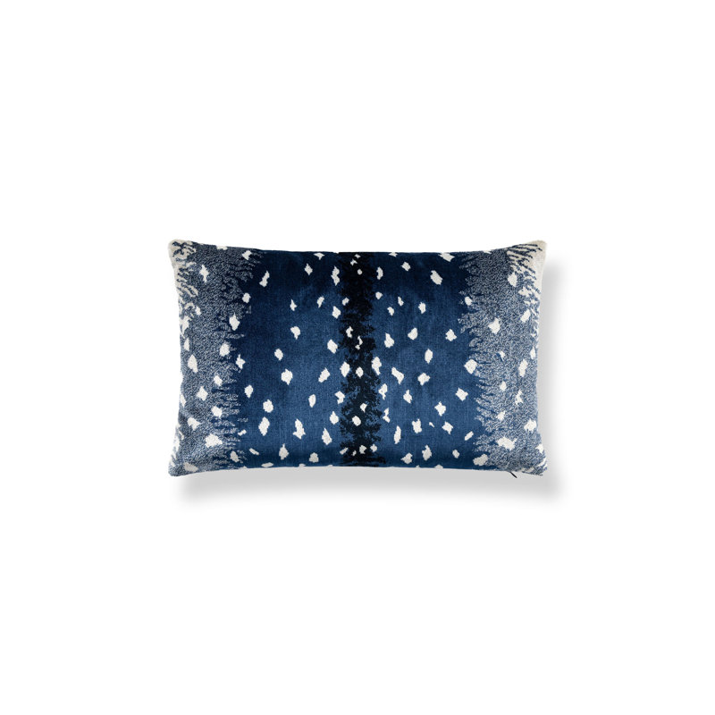 OREILLER ANTELOPE / VELOURS, H 14 po x l 22 po, Imprimé animal minuit / bleu marine, Rectangulaire