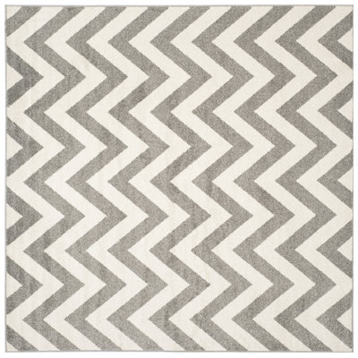 Falstaff Performance Chevron Rug