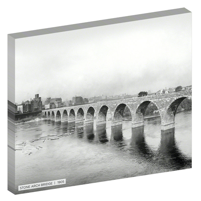 Stone Arch Bridge, Historic Minneapolis - reproduction de photo sur toile tendue, H 20 po x l 24 po x P 1,5 po