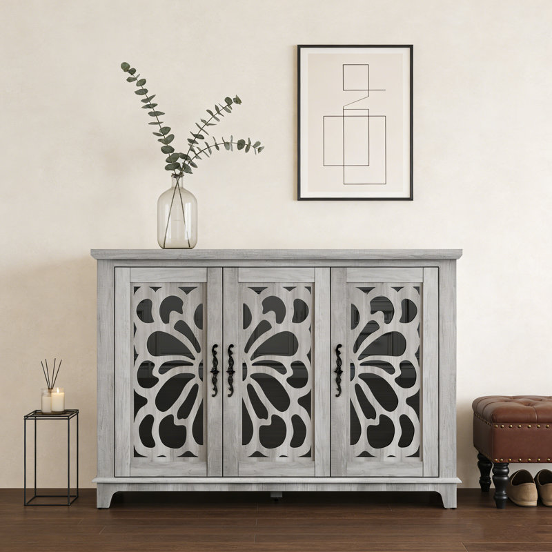 Buffet spacieux de 49,33 pouces de large avec 3 portes en miroir et des tablettes réglables pour un rangement flexible dans plusieurs pièces.