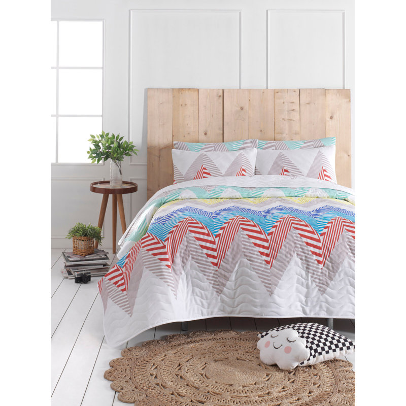 Cotton Blend Chevron / Zig Zag Bedding, 63" x 87" Bedspread + 1 Standard Pillowcase