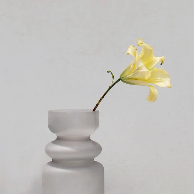 Elsa Vase