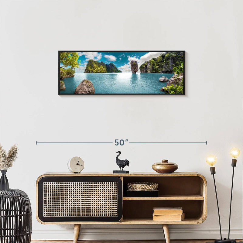 Iconic James Bond Island, Cadre flottant noir, 37 po x 13 po