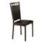 Dinette 5 pièces avec structure en métal noir: plateau en faux marbre et 4 chaises en cuir. Table rectangulaire pour dessus de salle à manger 5 pièces: cadre revêtu