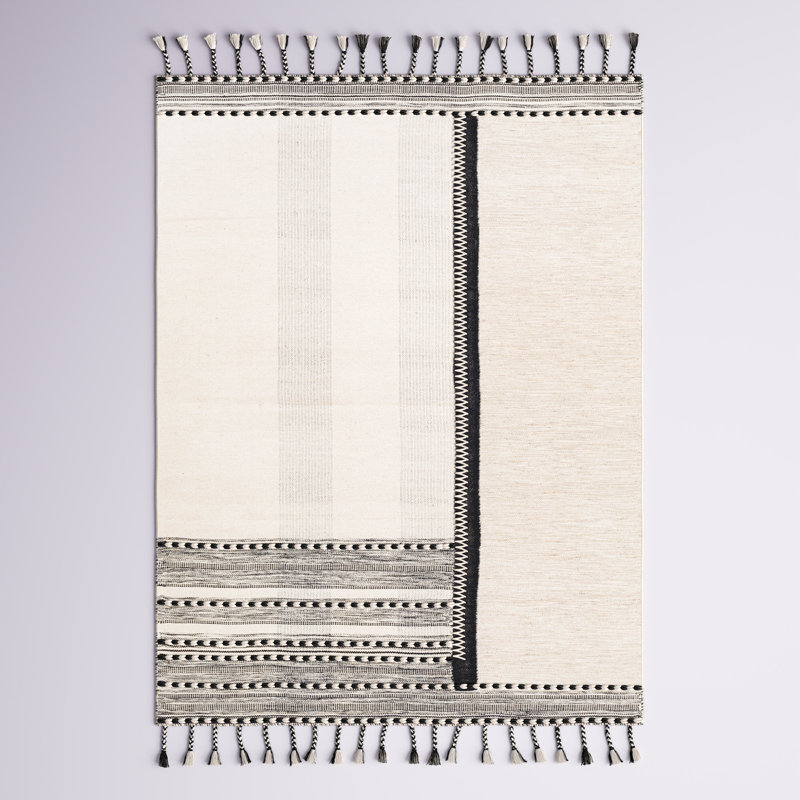 Tapis crème / noir en laine tissé à plat à la main Higdon, Rectangle 5 pi x 7 pi 6 po