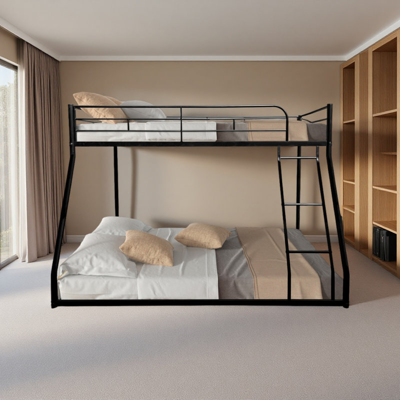 Lit simple au-dessus d'un lit double
