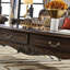 Table basse en bois massif avec détails sculptés à la main