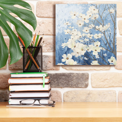  «Dogwood Blossoms 1 Indigo» par James Wiens, art mural sur toile, 12 po x 12 po