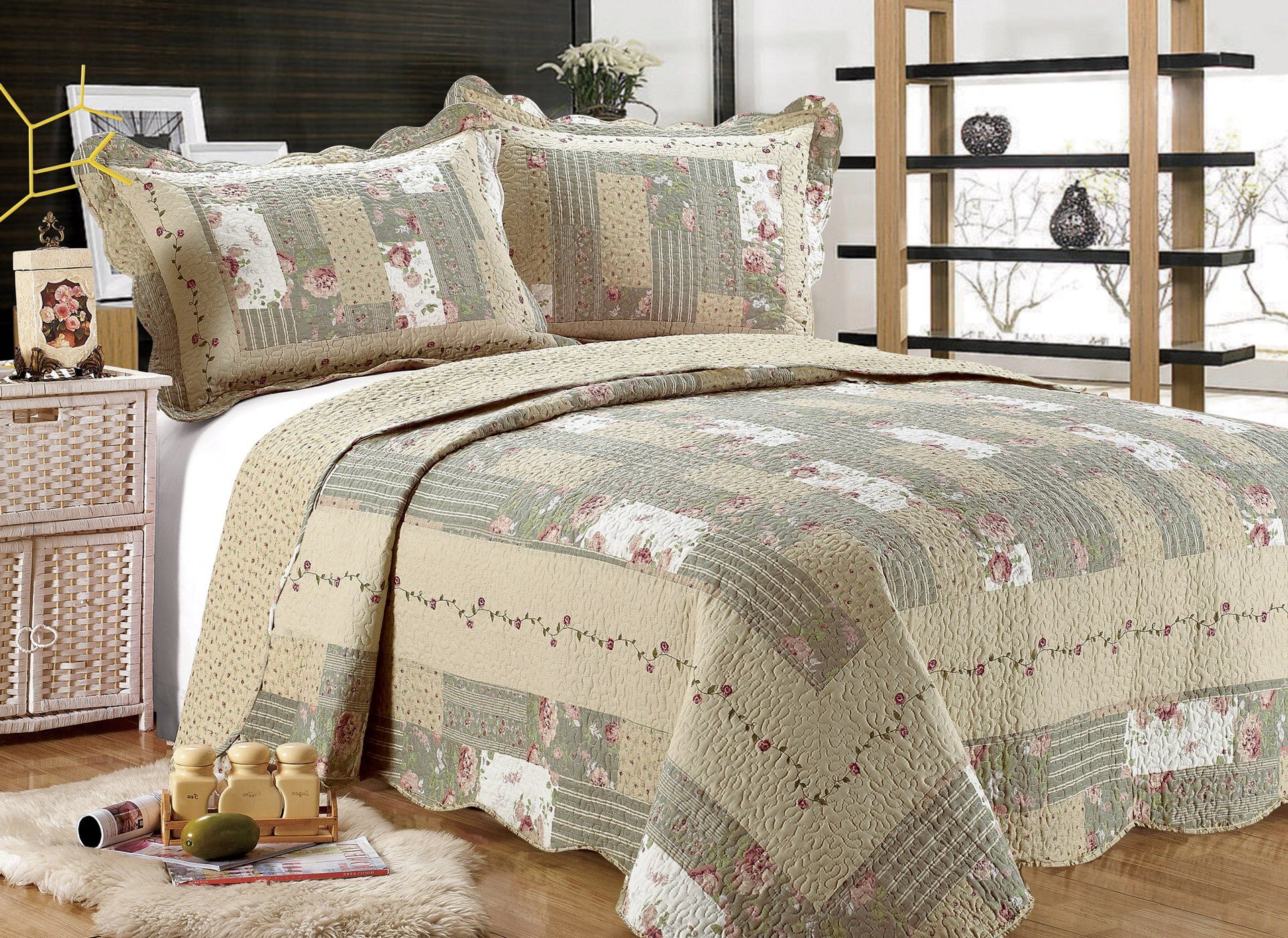 J&V Textiles Eugene Reversible Printed Patchwork Quilt Set (2-or3-Piece ...