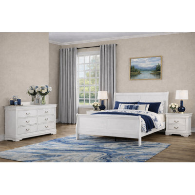 Classic Sleigh Bedroom Set in White Finish