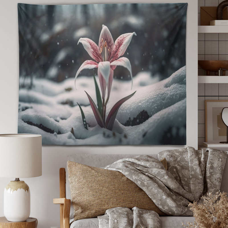 Polyester, fleur de lys blanche et rose en tapisserie d'hiver, H 50 po x l 60 po
