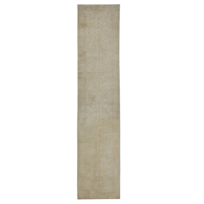 Daugherty Hand Knotted 2.6x18 Beige Runner