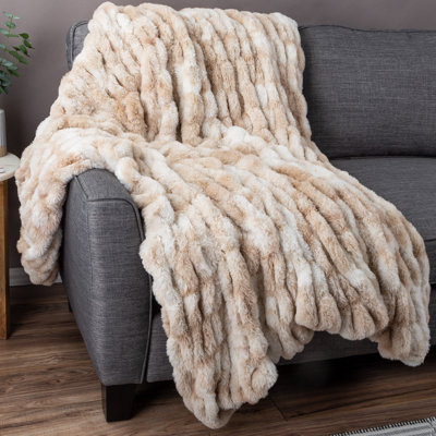 Lavish Home Oversized Ruched Faux Fur Blanket - 60x80-Inch Jacquard Faux Fur Queen-Size Throw for Sofas and Beds - Luxurious Bedding