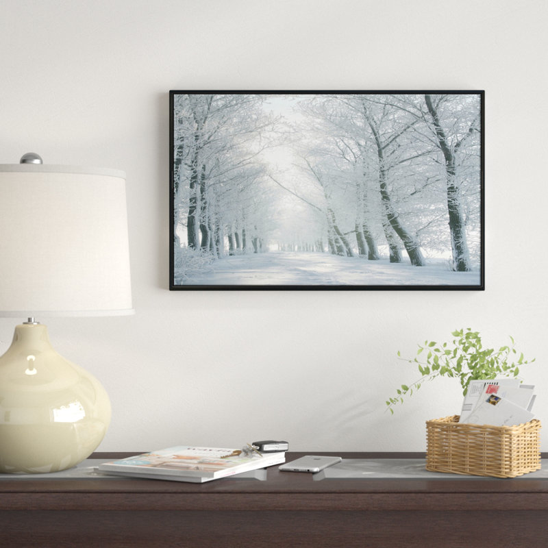 «Winter Road Backlit my Morning Sun», reproduction de photo, H 14 po x l 22 po x P 1 po, Cadre noir