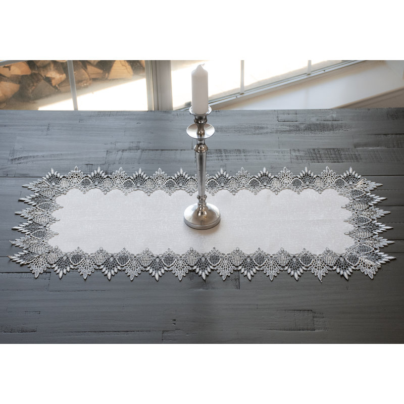 Chemin de table Lace, 16 po x 35 po