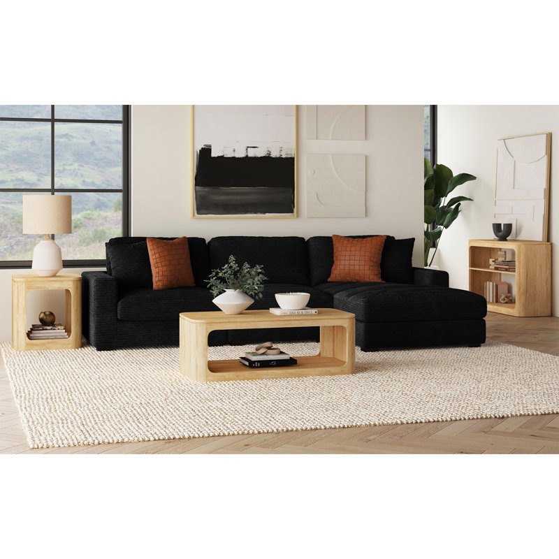 Ensemble de 3 tables d'appoint Whorton en finition naturelle : table basse, table d'appoint et table basse.