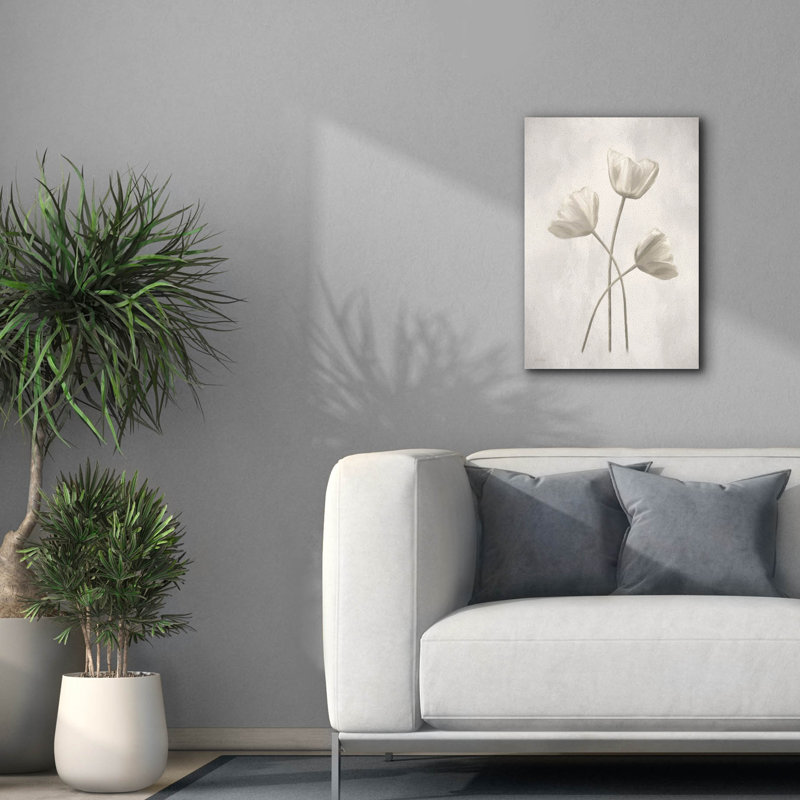 «Bleached Tulips II» par Lori Deiter, art mural sur toile, H 26 po x l 18 po x P 0,75 po