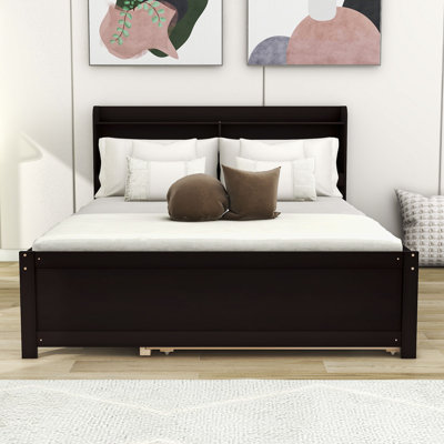 Lit plateforme en bois avec lit gigogne et tablettes