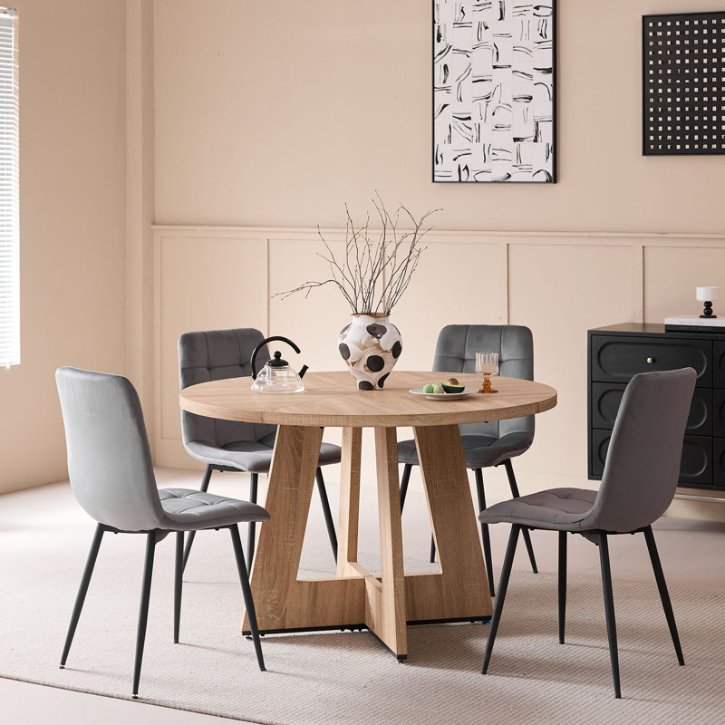 Round Dining Table, Light brown