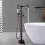 Robinet de baignoire autoportant à poignée simple classique avec douche à main-111704723