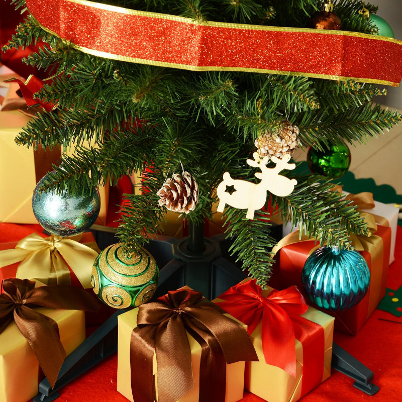 4.92' H Artificial Christmas Tree