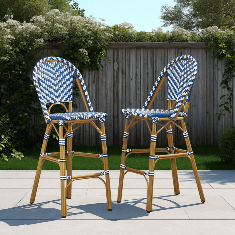 Tabourets de bar french (ensemble de 2) - 29,5 po en rotin PE bleu marine et blanc - structure en aluminium avec finition en bambou