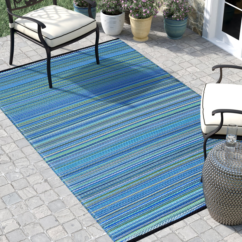 Tapis d'intérieur / extérieur bleu rayé Brinkerhoff, Rectangle 4 pi x 6 pi