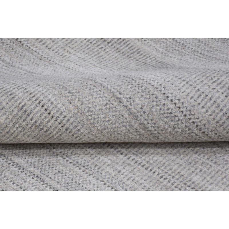 Area Rug in Grey, Rectangle 6' x 9'