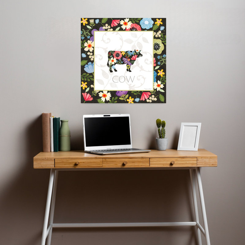 Vache de ferme contemporaine avec fleurs printanières, H 18 po x l 18 po