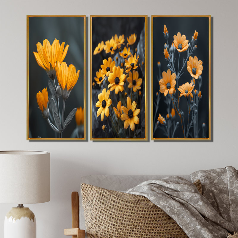 Fleurs de maïs monochromes jaunes et grises Grace I - Collection d'art mural traditionnel, H 40 po x l 60 po, Doré