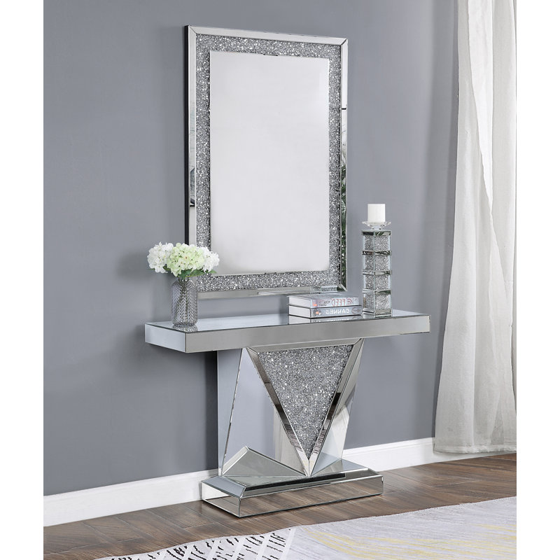 Console, miroir et faux diamants
