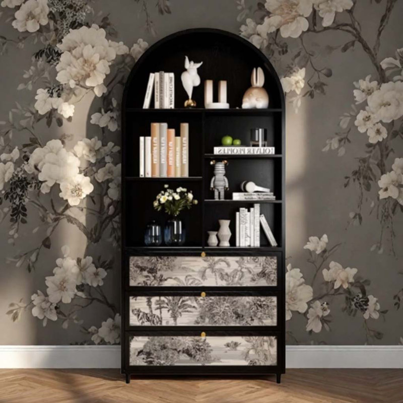 Bibliothèque de rangement noire à plusieurs niveaux