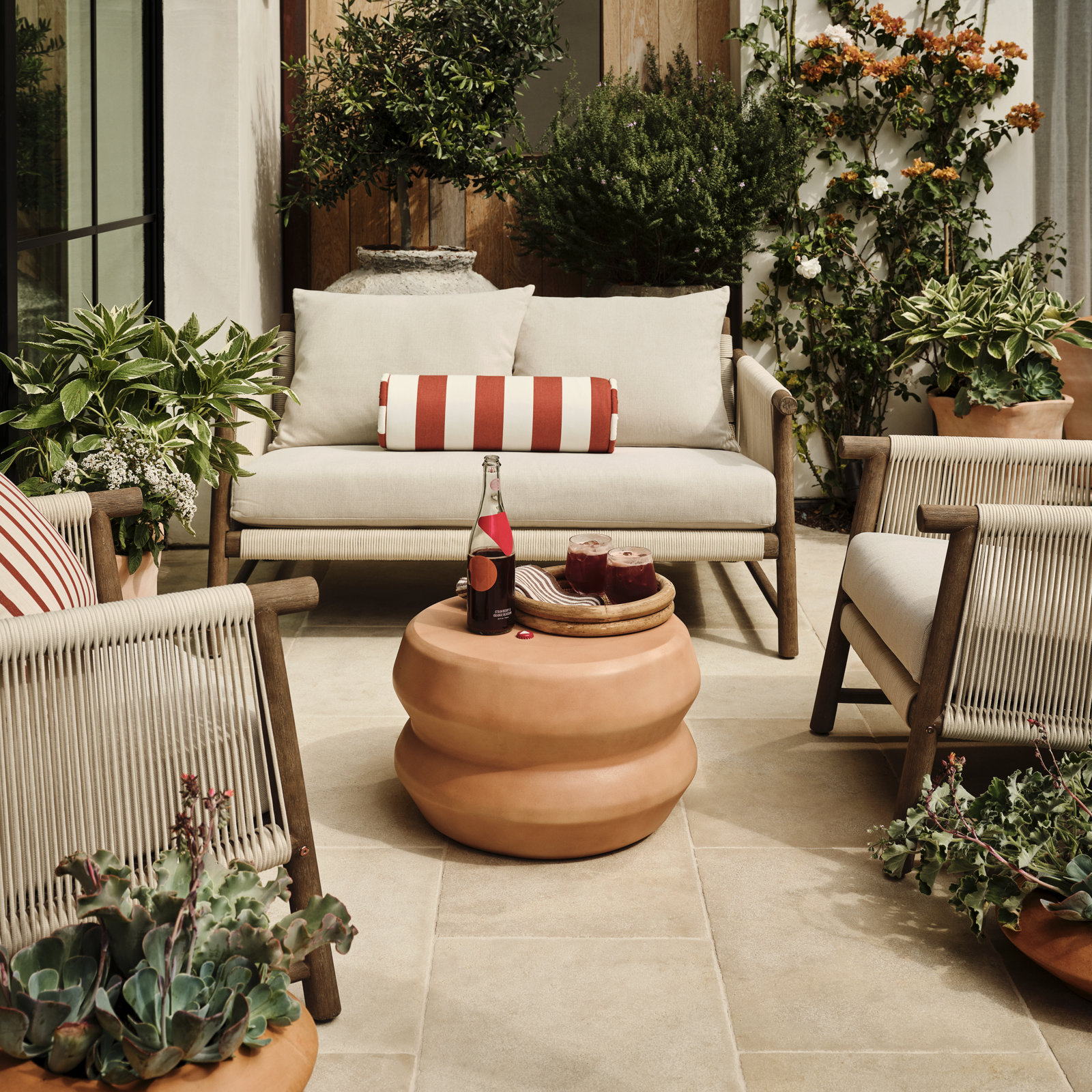 Alderwood 21.5'' Concrete Outdoor Side Table
