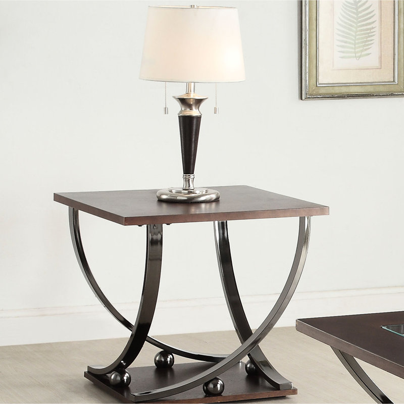 Table de bout chic en nickel noir avec surface pratique et tablette inférieure - s'adapte à divers environnements
