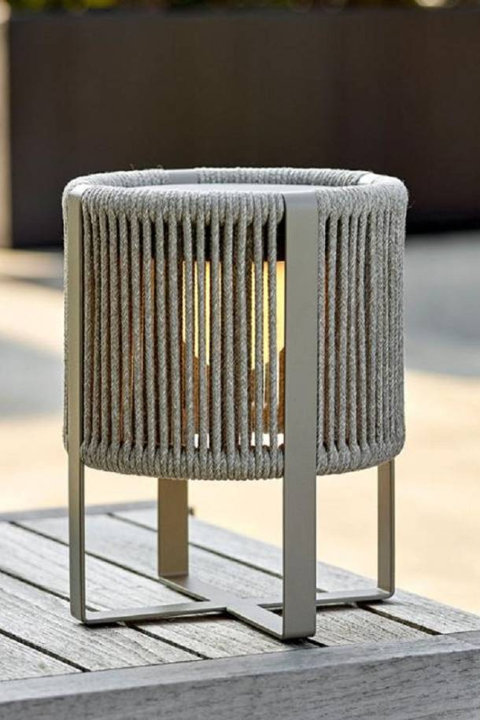 Outdoor Lanterns & Lamps